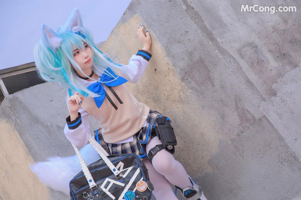 Coser@G44不会受伤 Vol.045: 少女前线 PA15校服 (33 photos)