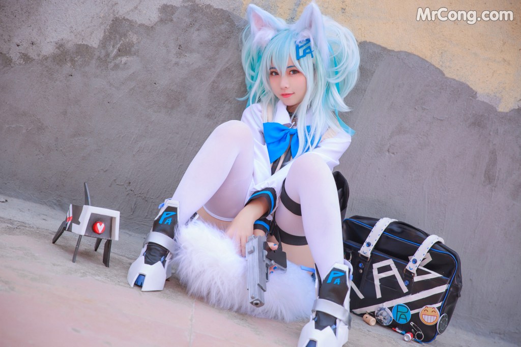 Coser@G44不会受伤 Vol.045: 少女前线 PA15校服 (33 photos)