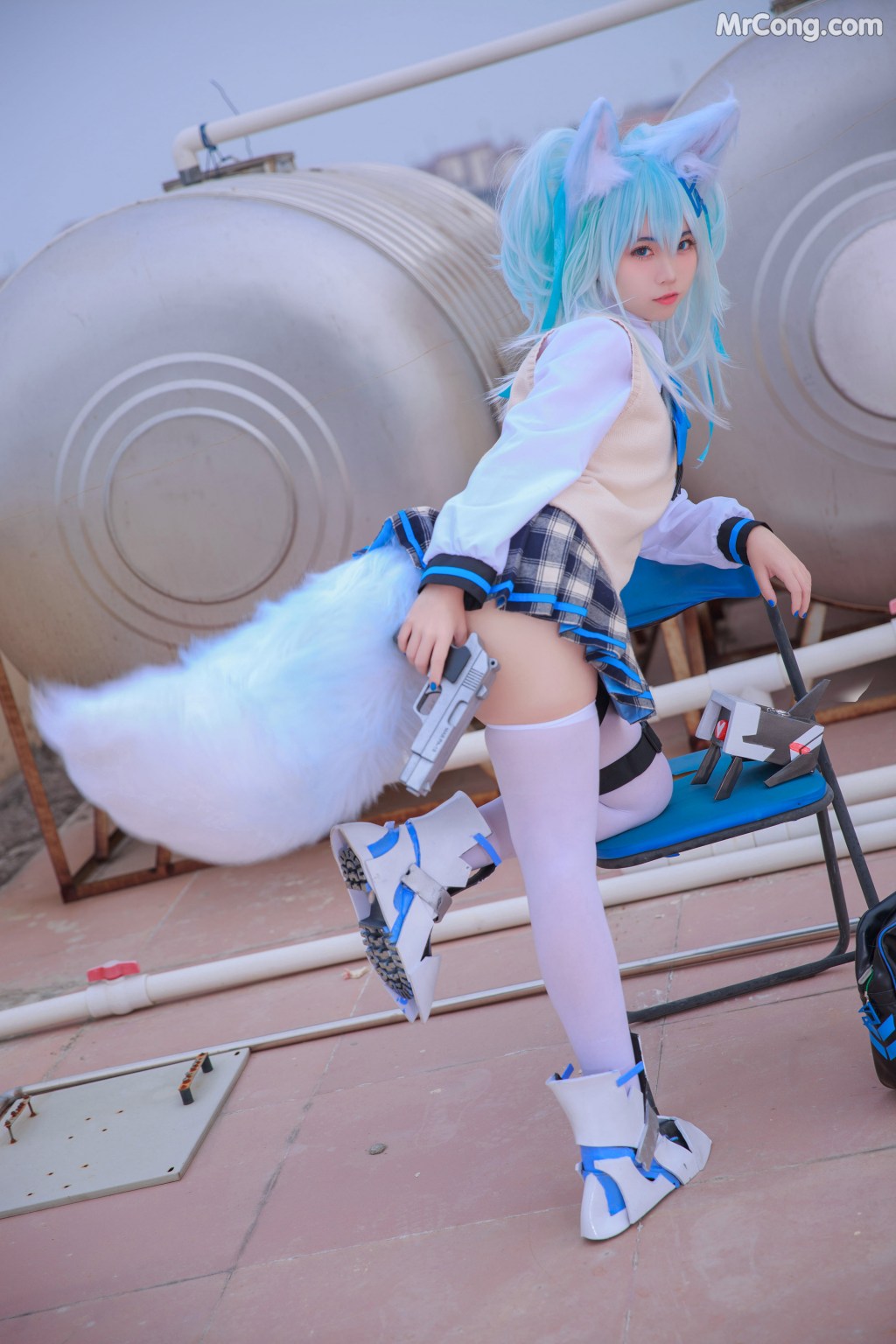 Coser@G44不会受伤 Vol.045: 少女前线 PA15校服 (33 photos) – Page 2