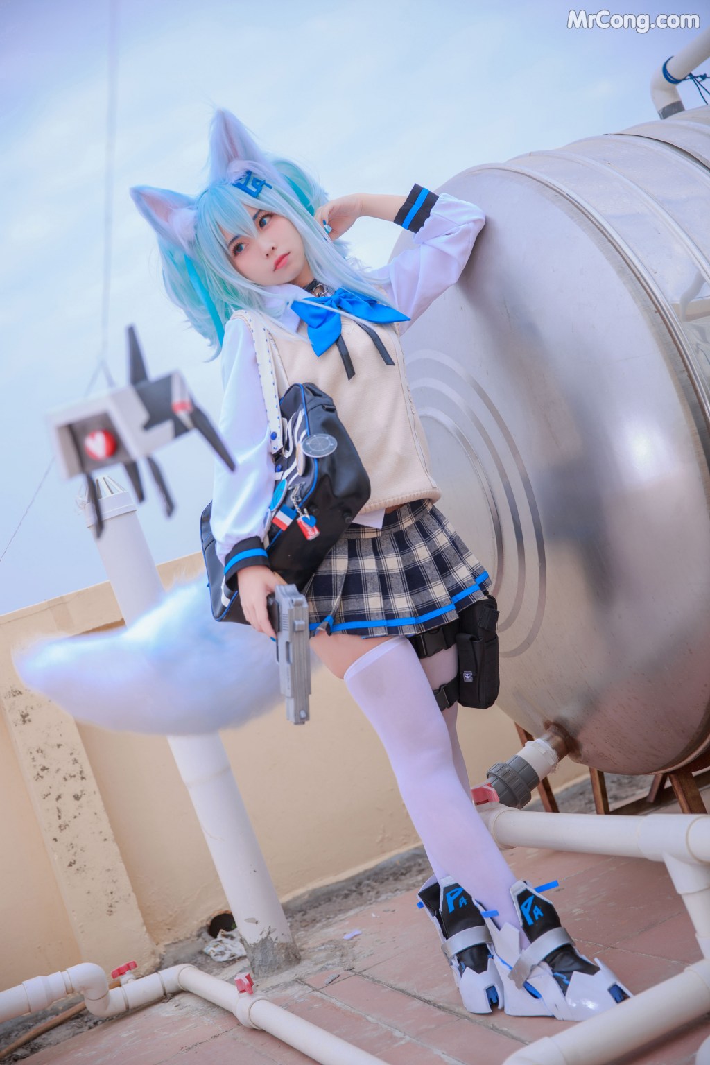 Coser@G44不会受伤 Vol.045: 少女前线 PA15校服 (33 photos) – Page 2