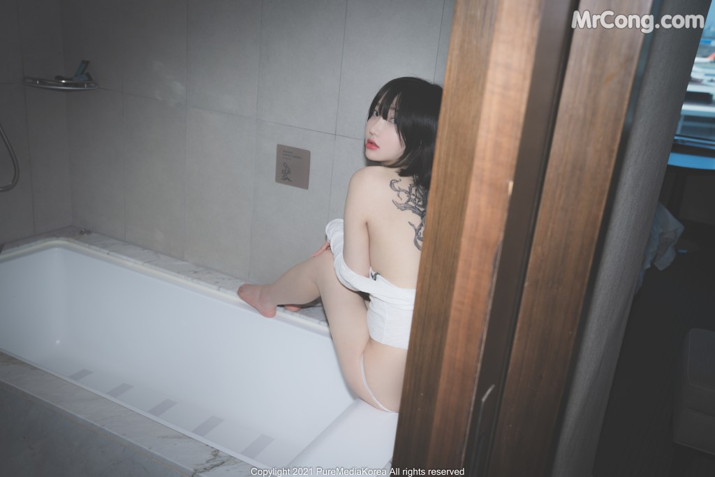 Pure Media Vol.070: Son Ye-Eun (손예은) (72 photos)