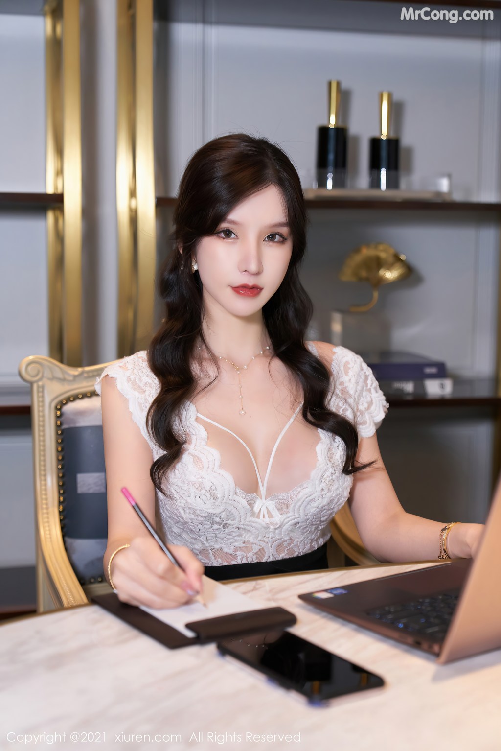 XIUREN No.3992: Zhou Yuxi (周于希Sandy) (82 photos)