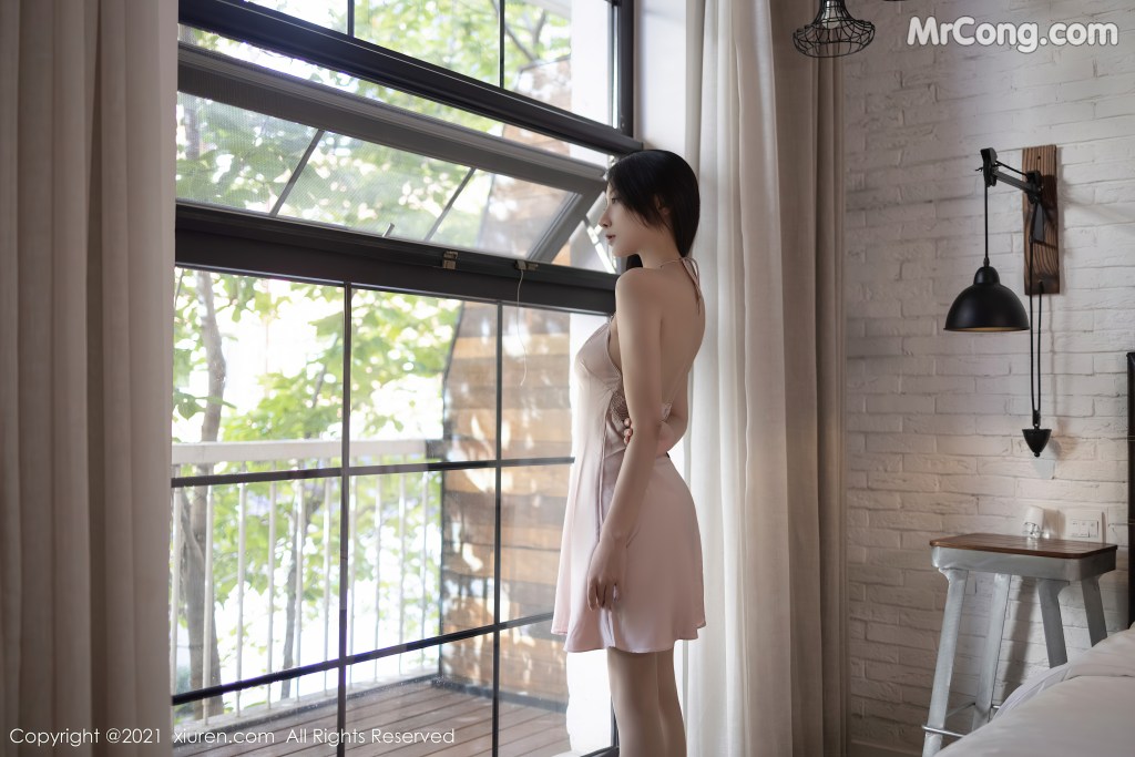 XIUREN No.4006: He Jia Ying (何嘉颖) (50 photos)