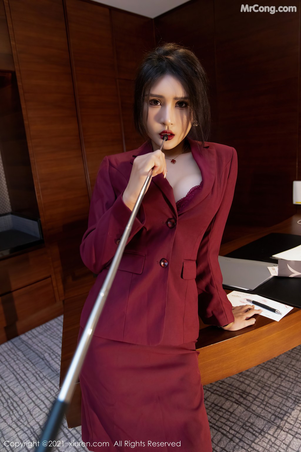 XIUREN No.4038: Emily尹菲 (71 photos)