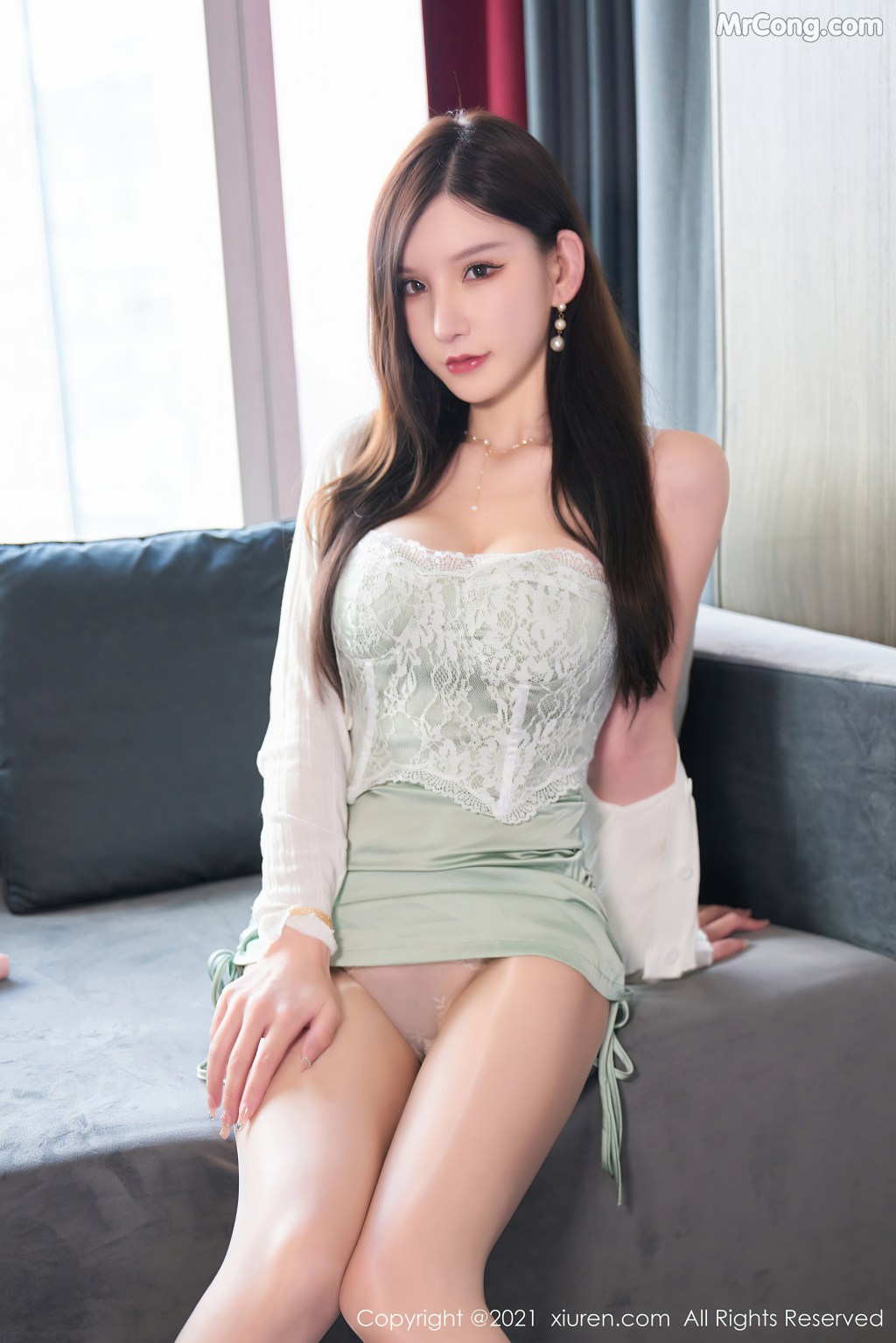 XIUREN No.4054: Zhou Yuxi (周于希Sandy) (73 photos)
