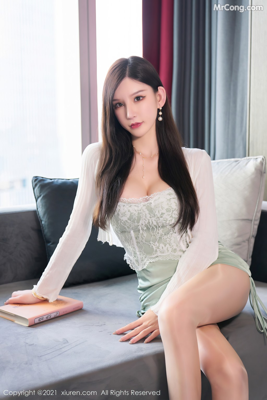 XIUREN No.4054: Zhou Yuxi (周于希Sandy) (73 photos)