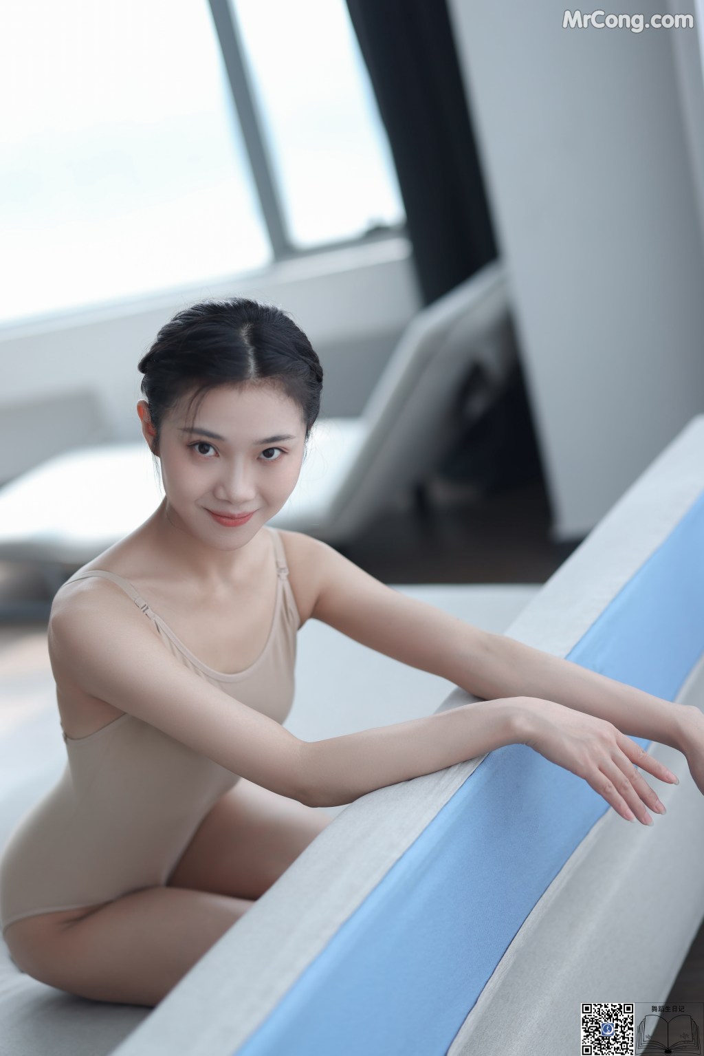 GALLI嘉丽 Vol.002: 茜茜 (49 photos) – Page 5