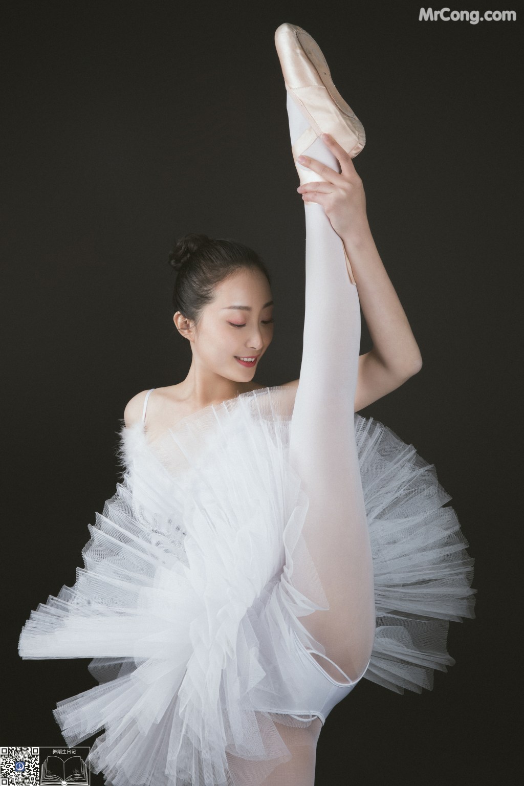 GALLI嘉丽 Vol.004: Jia Min (佳敏) (42 photos)