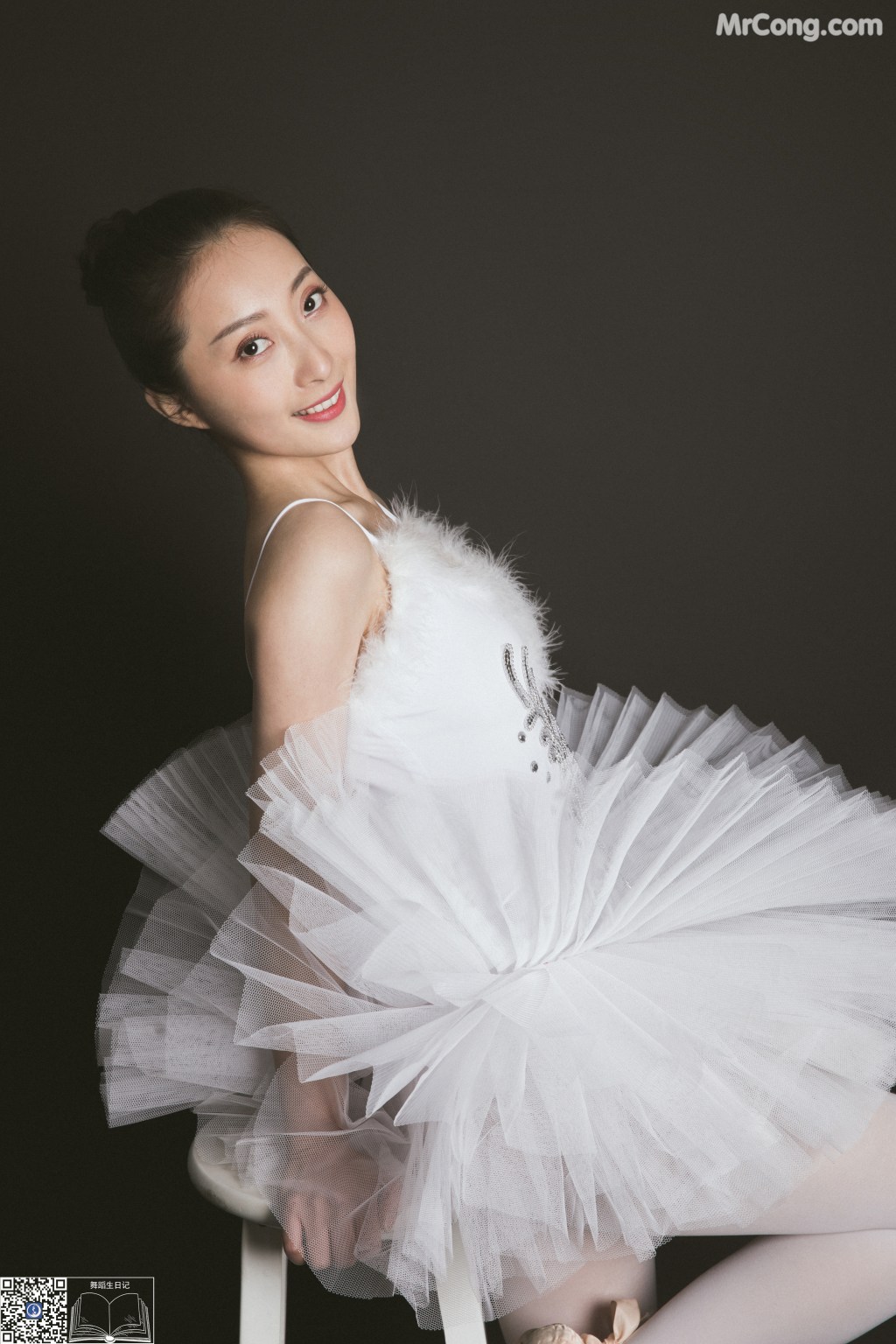 GALLI嘉丽 Vol.004: Jia Min (佳敏) (42 photos)