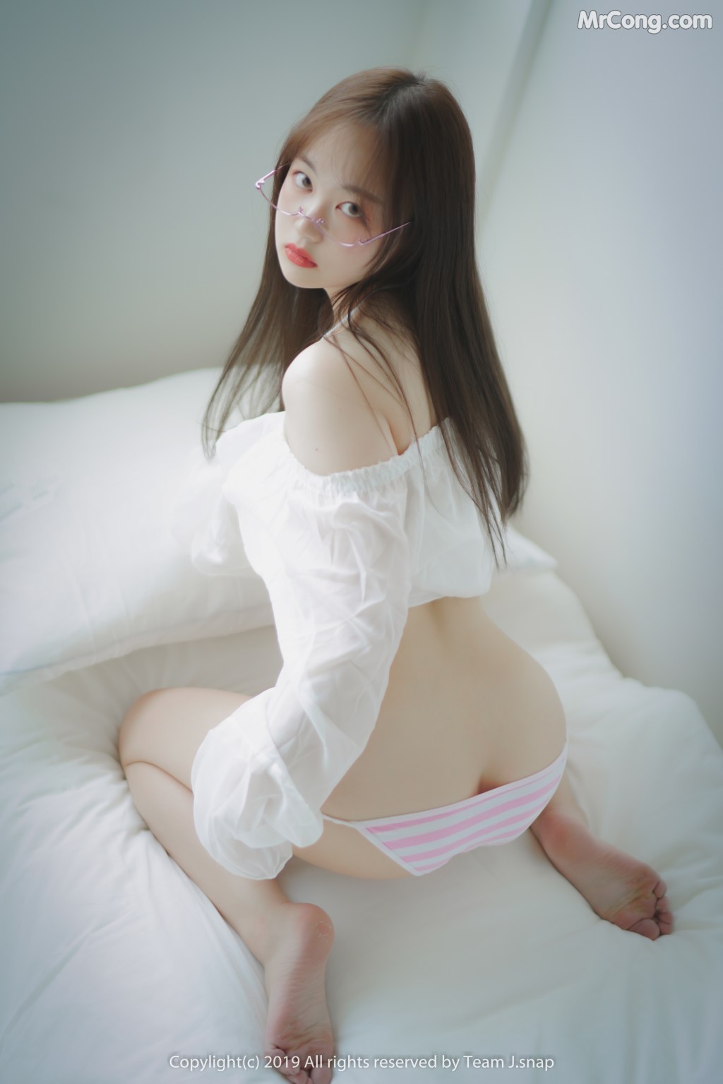 Pure Media Vol.06: Sia (시아) (65 photos)