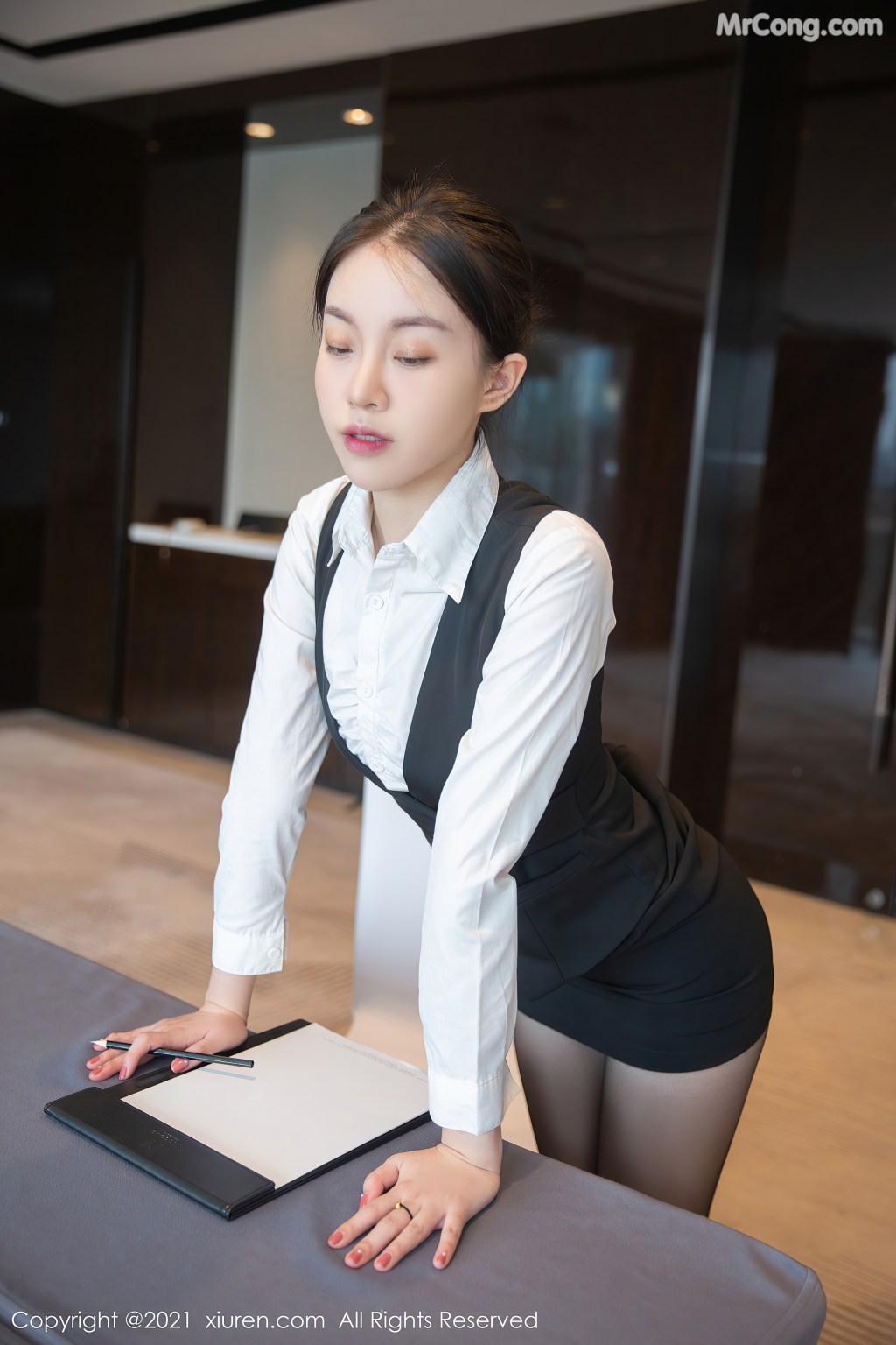 XIUREN No.4083: 一颗甜蛋黄a (79 photos)