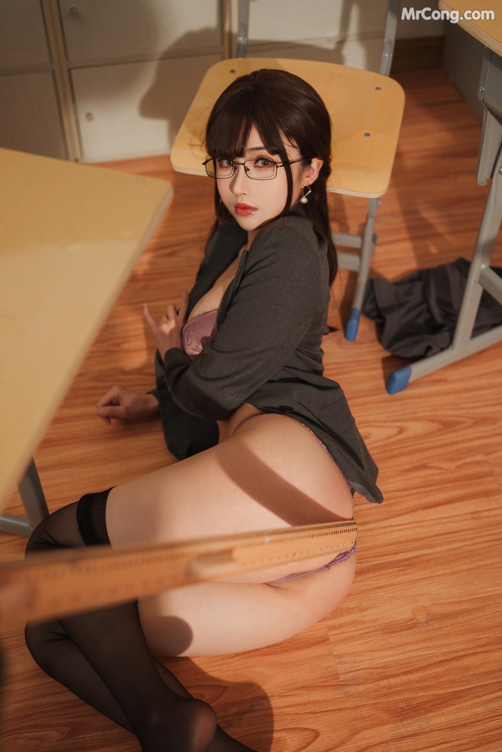 Coser@rioko凉凉子 Vol.086: 《年上の韵》奇怪的老师 (25 photos) – Page 2