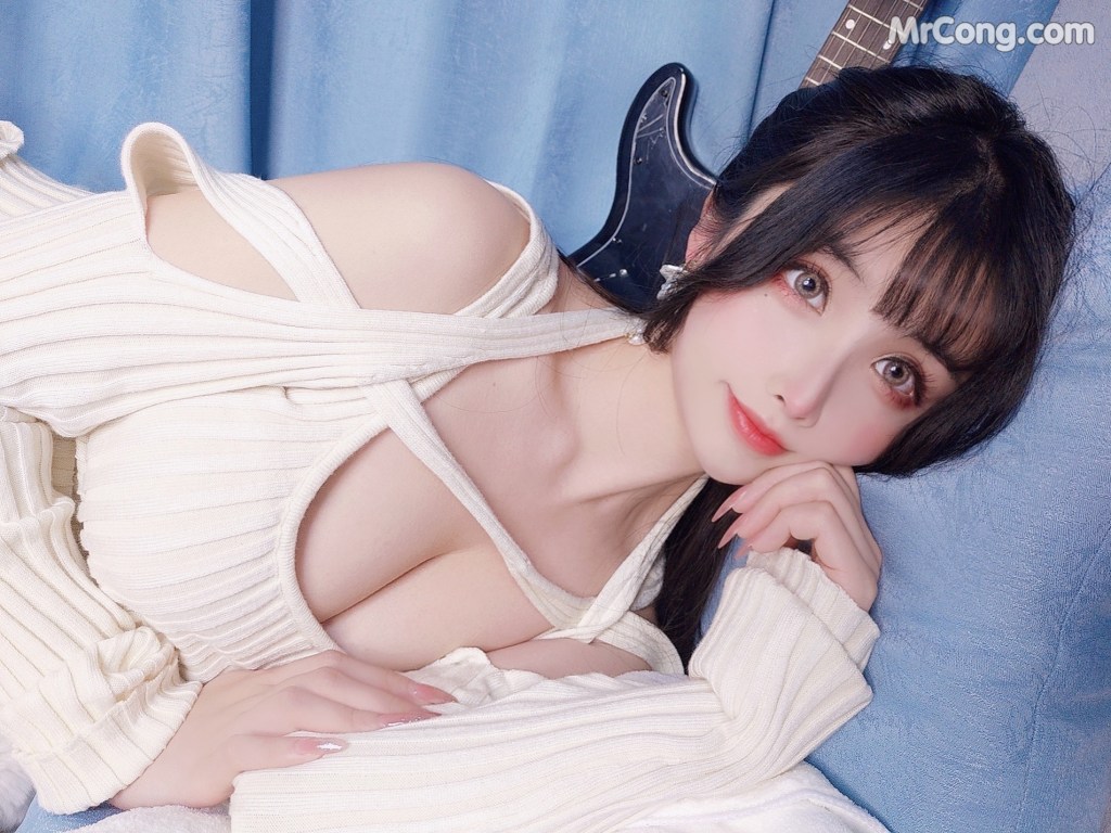 Coser@rioko凉凉子 Vol.087: 元宵节特辑 (25 photos + 3 videos)
