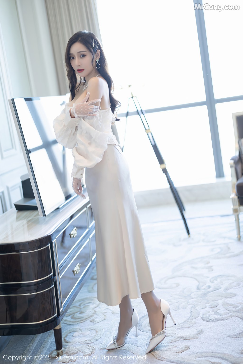 XIUREN No.4136: Yanni (王馨瑶) (100 photos)