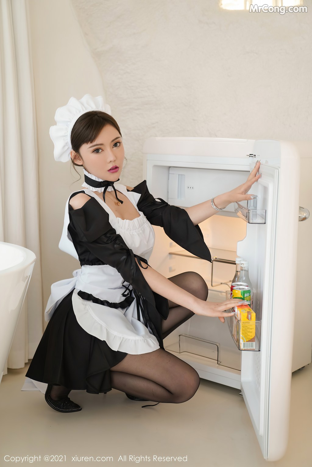 XIUREN No.4161: 萌汉药baby (41 photos)