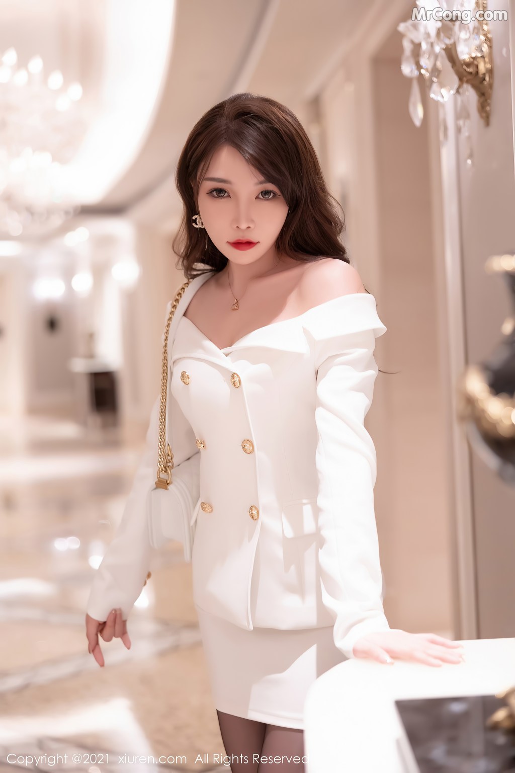 XIUREN No.4169: Booty (芝芝) (71 photos)