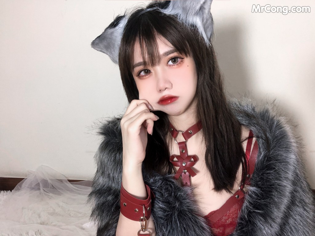 Coser@果咩酱w Vol.030: 红太狼 (40 photos)