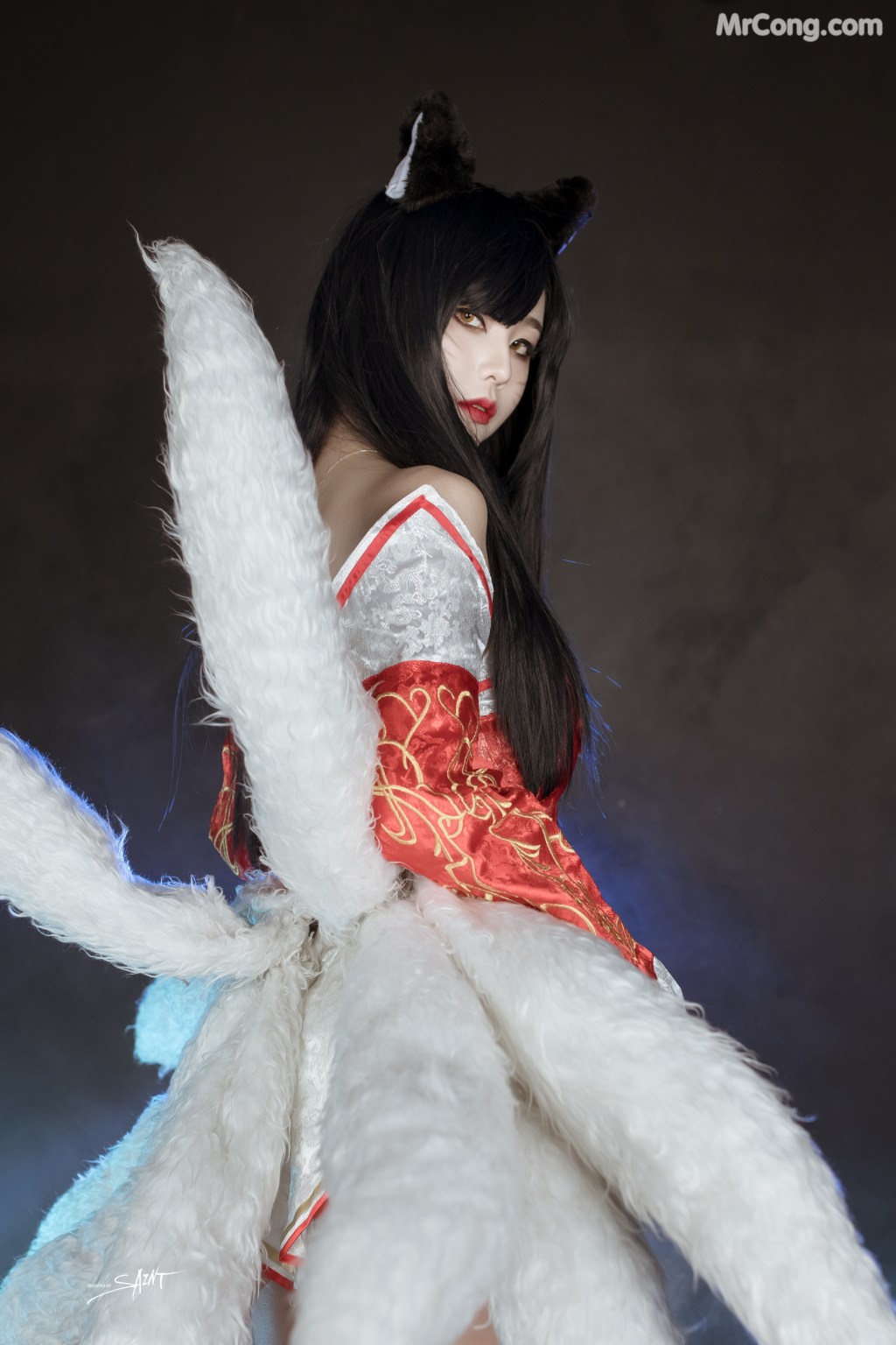 SAINT Photolife – Yuna – Ahri (53 photos)