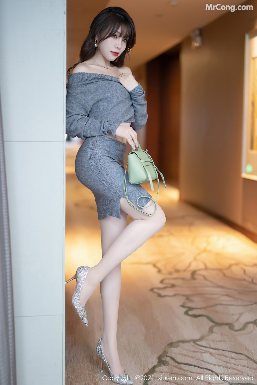 XIUREN No.4239: Booty (芝芝) (91 photos)