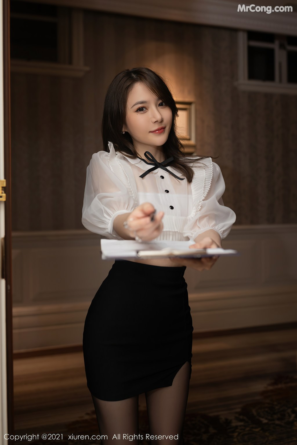XIUREN No.4241: 鱼子酱Fish (77 photos)