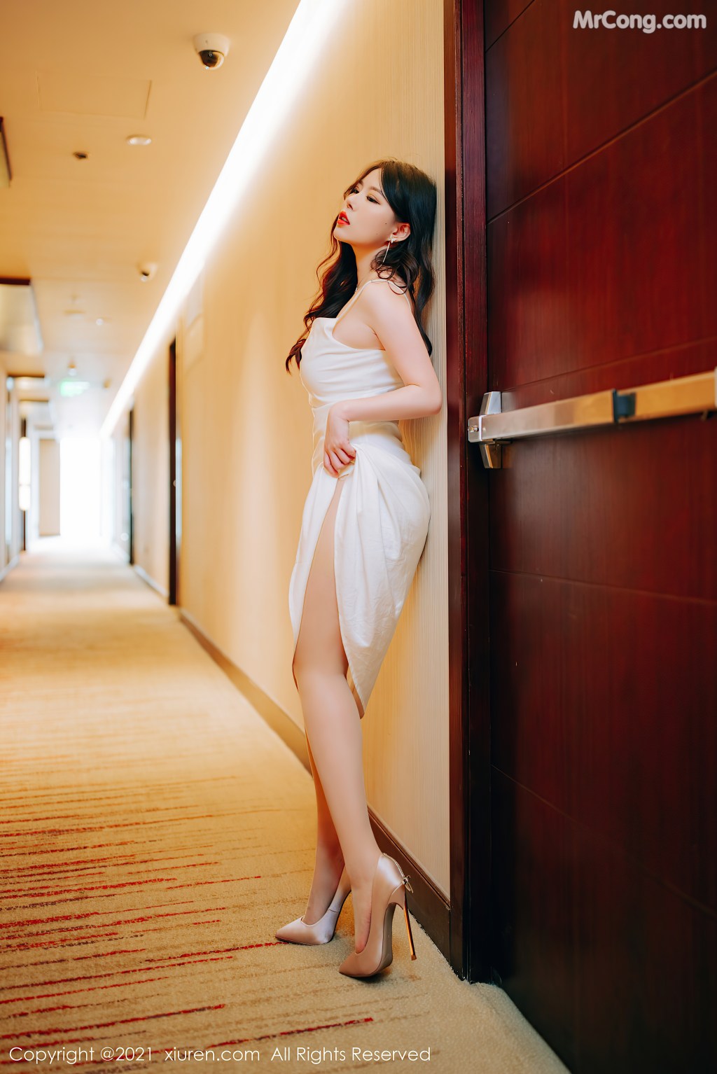 XIUREN No.4246: Bai Ru Xue (白茹雪) (35 photos)