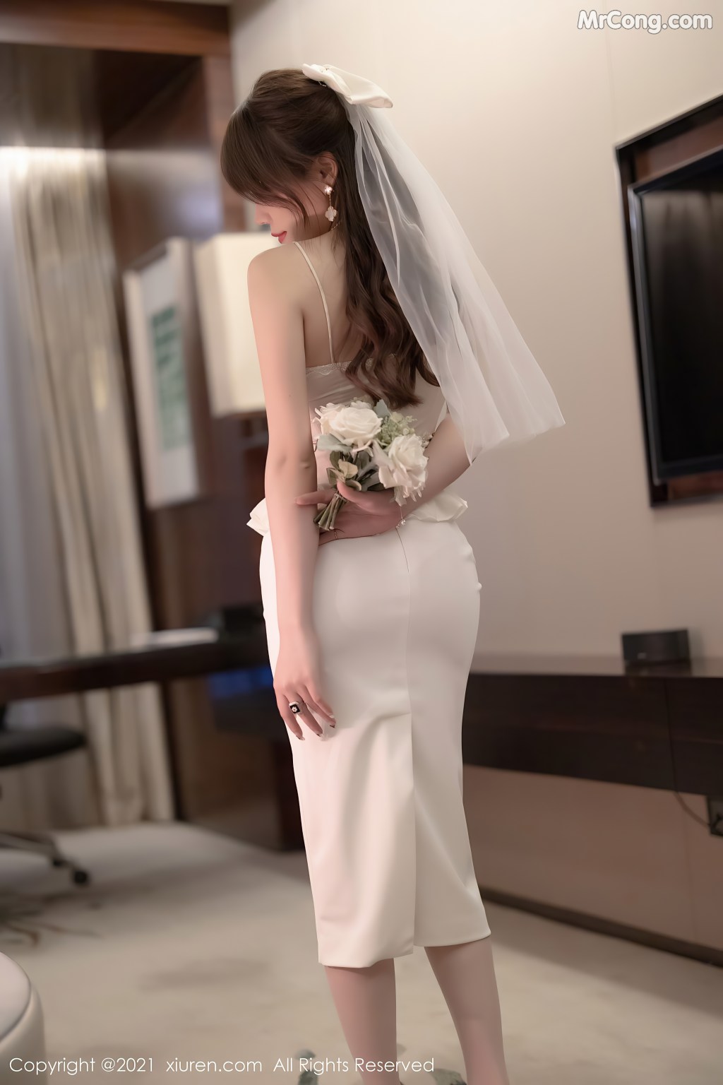 XIUREN No.4269: Booty (芝芝) (101 photos)