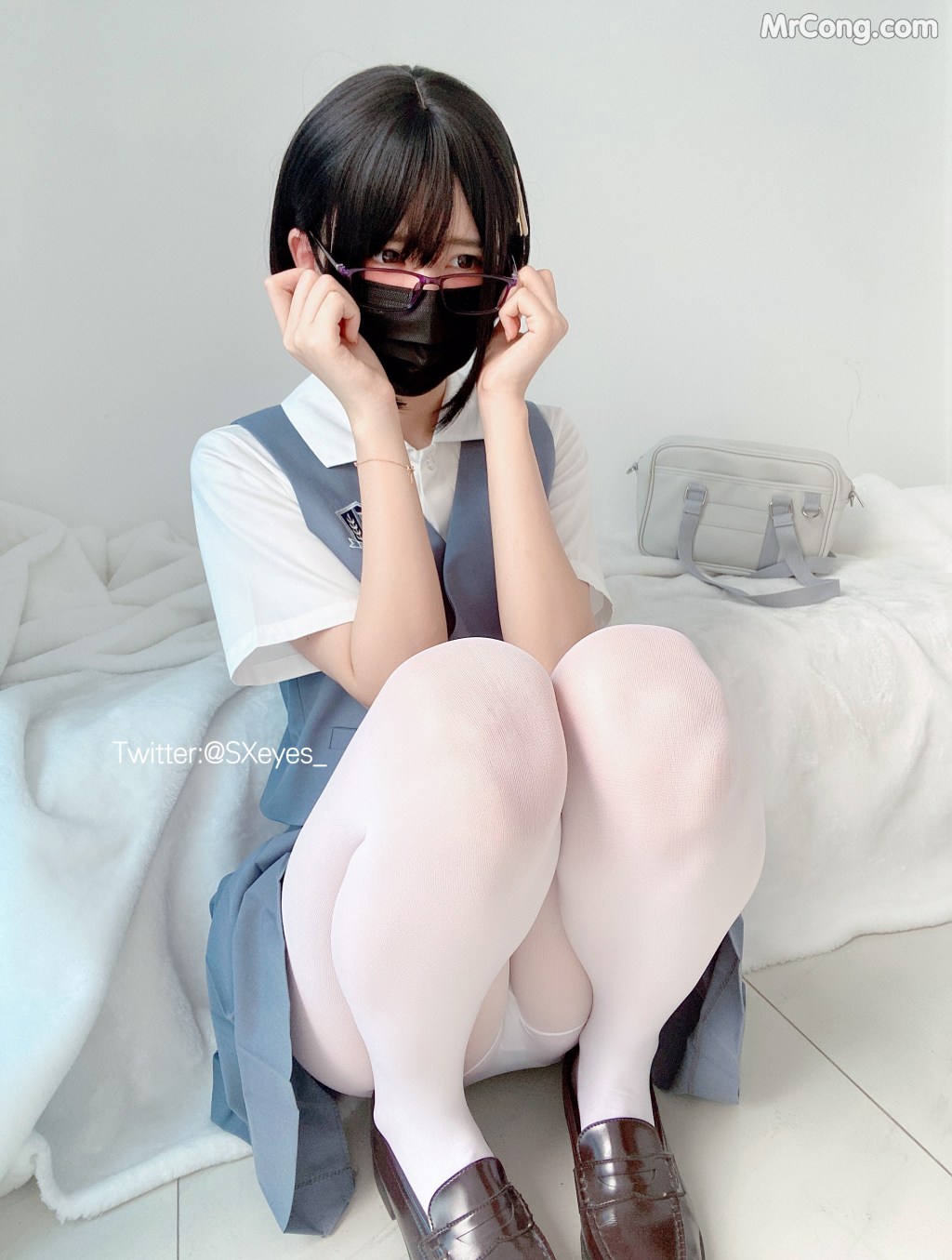 Coser@眼酱大魔王w Vol.089: Fantia 01-03 月合集 (81 photos)