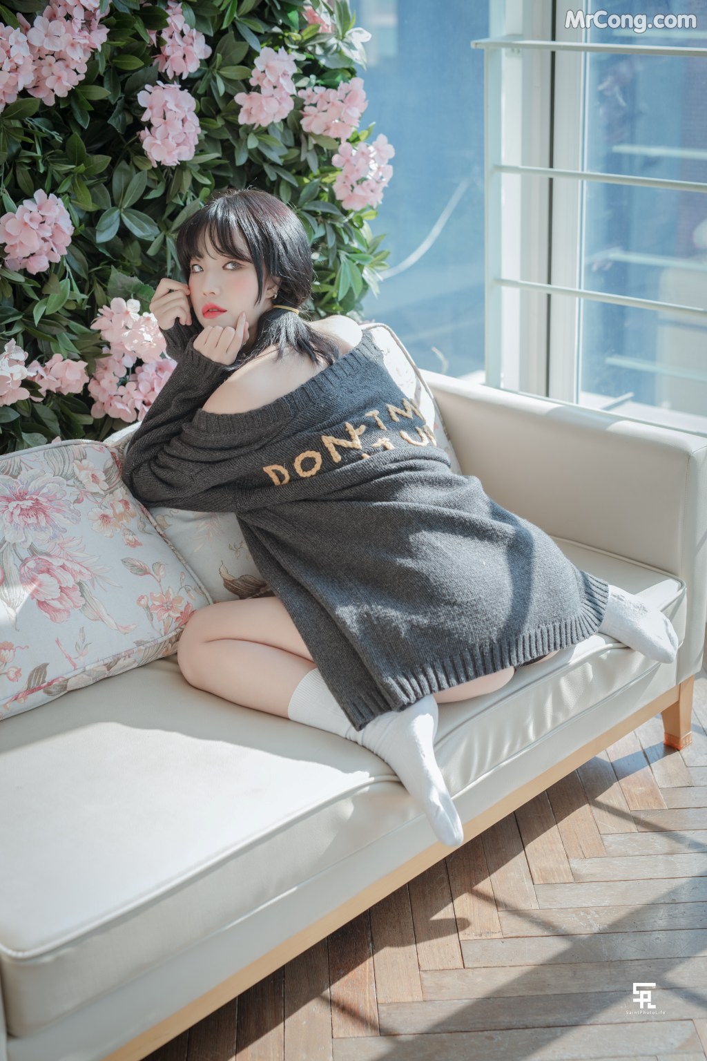 SAINT Photolife – Yuna – BLOOM Vol.01 (52 photos)