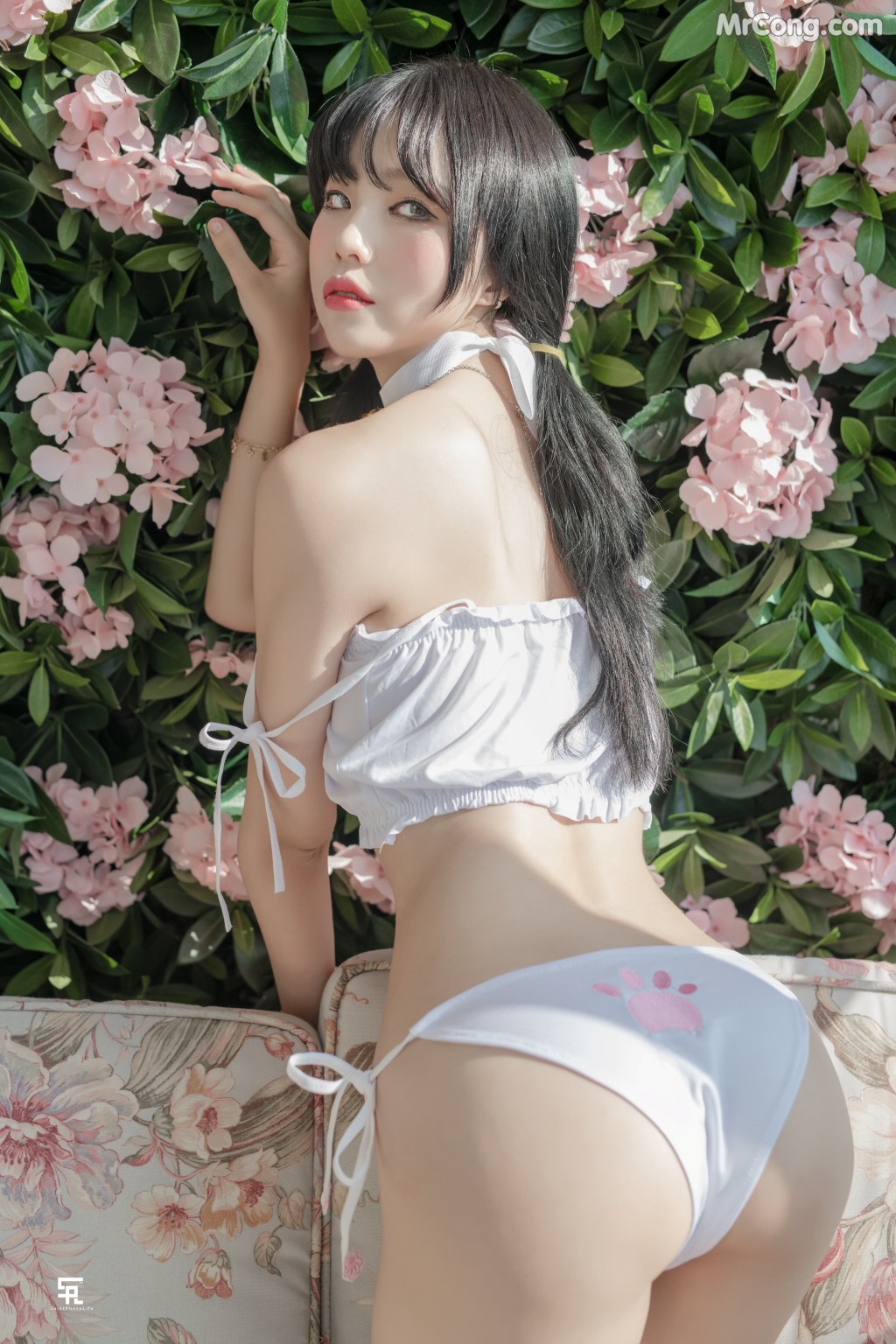 SAINT Photolife – Yuna – BLOOM Vol.01 (52 photos) – Page 2