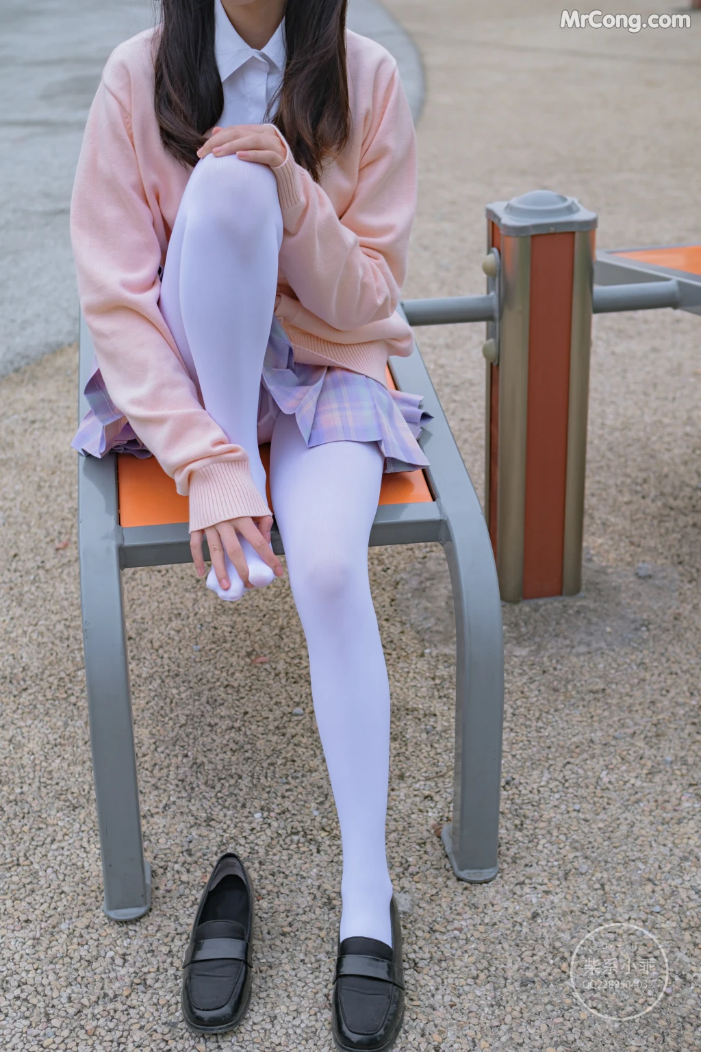 Coser@稚乖画册 Vol.002: 颓废01 短裙白丝 (73 photos) – Page 2