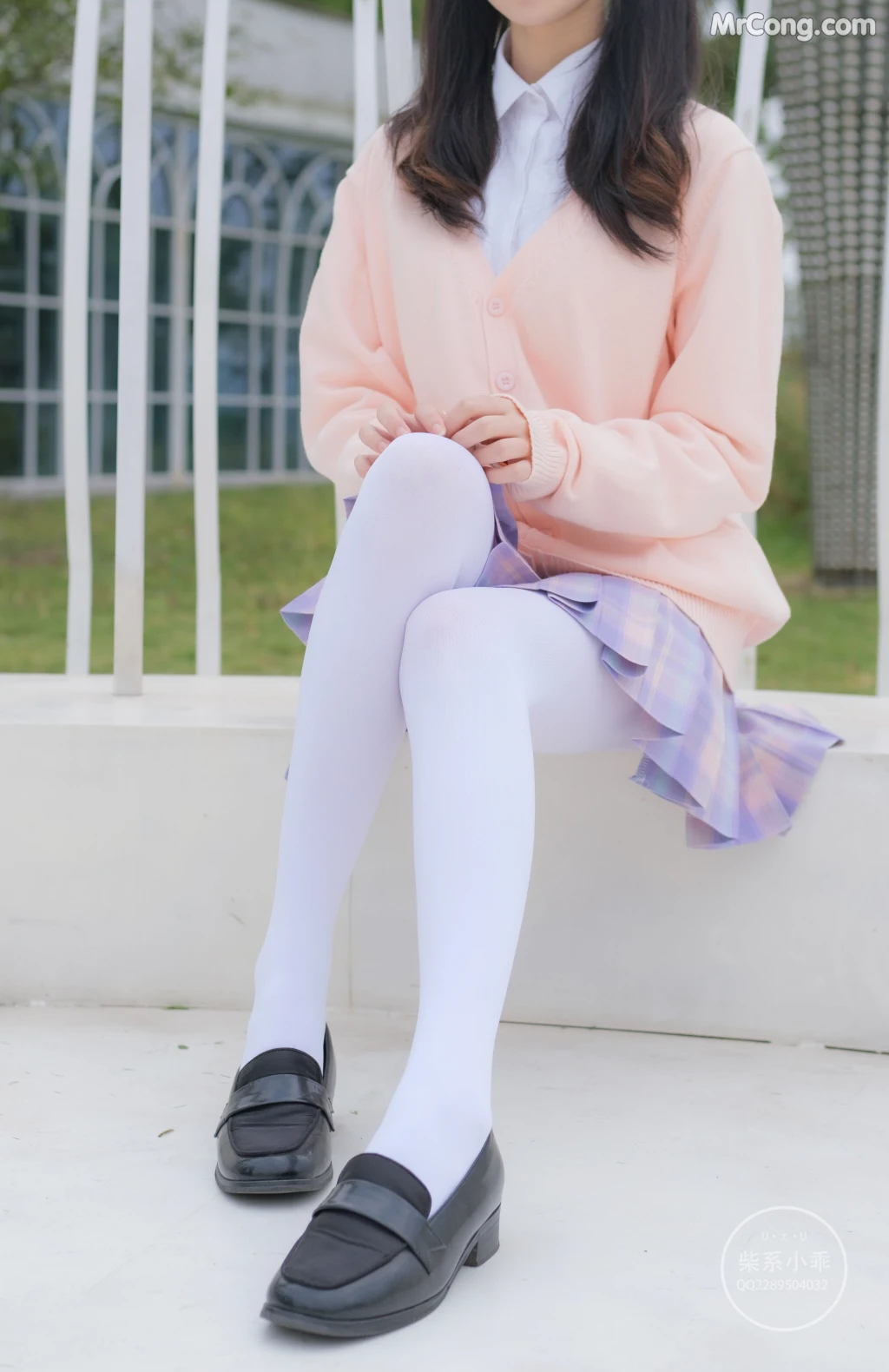 Coser@稚乖画册 Vol.002: 颓废01 短裙白丝 (73 photos) – Page 2