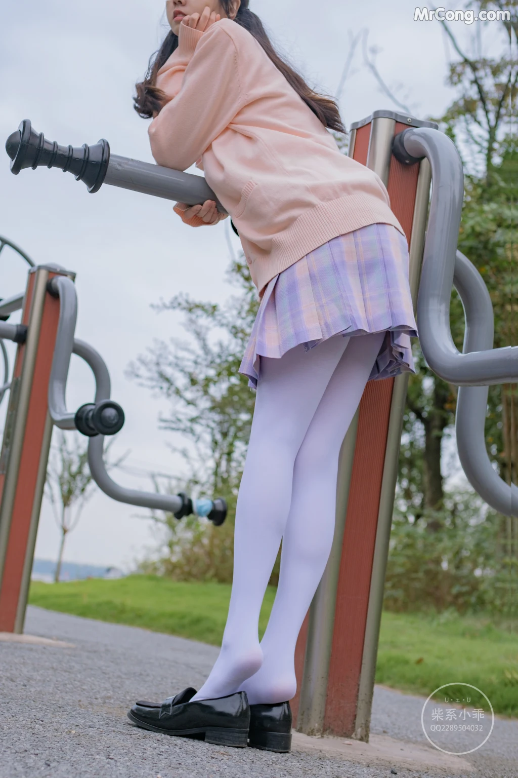 Coser@稚乖画册 Vol.002: 颓废01 短裙白丝 (73 photos) – Page 2
