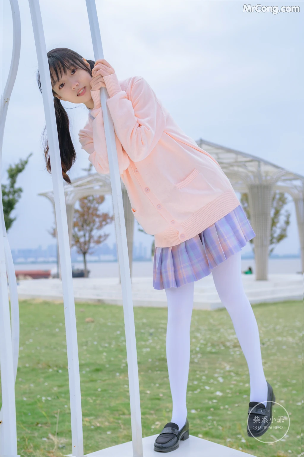 Coser@稚乖画册 Vol.002: 颓废01 短裙白丝 (73 photos) – Page 3