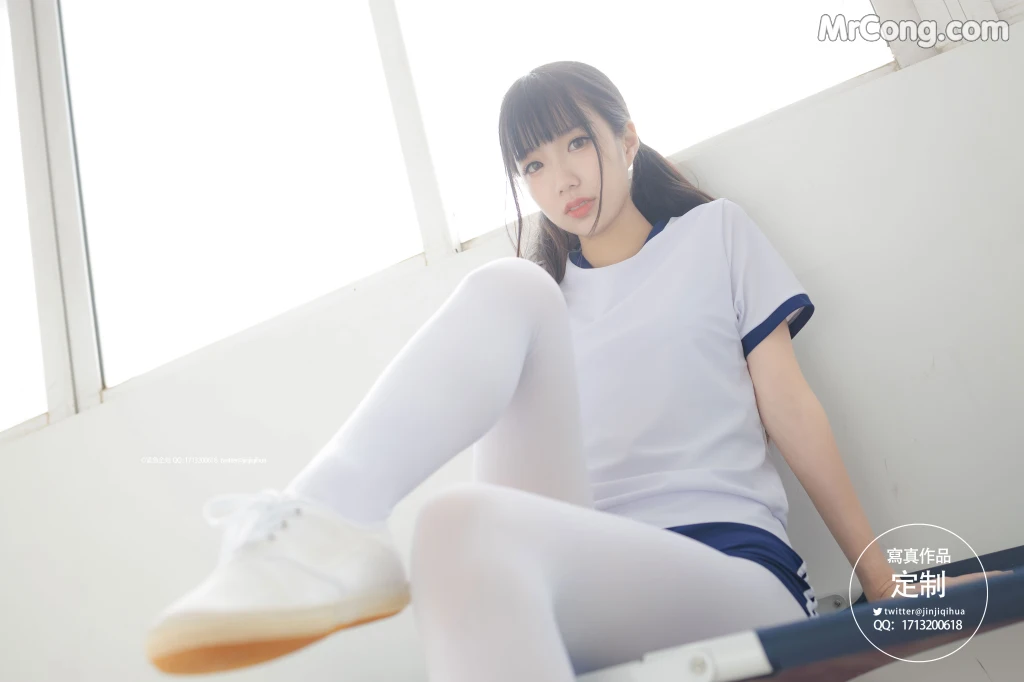 紧急企划 Vol.004 (69 photos + 1 video)