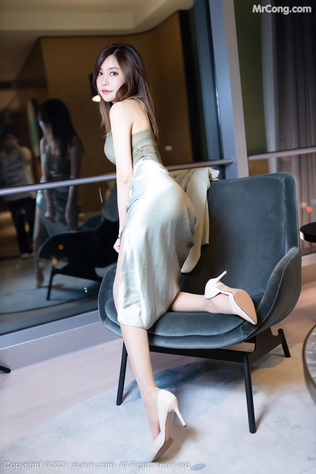 XIUREN No.4353: Ula (绮里嘉) (49 photos)