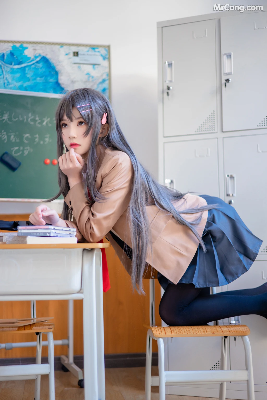 Coser@桜桃喵 Vol.121: 麻衣学姐制服 (52 photos) – Page 2