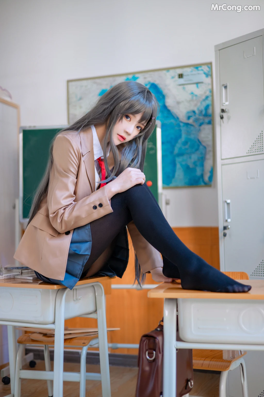 Coser@桜桃喵 Vol.121: 麻衣学姐制服 (52 photos) – Page 2