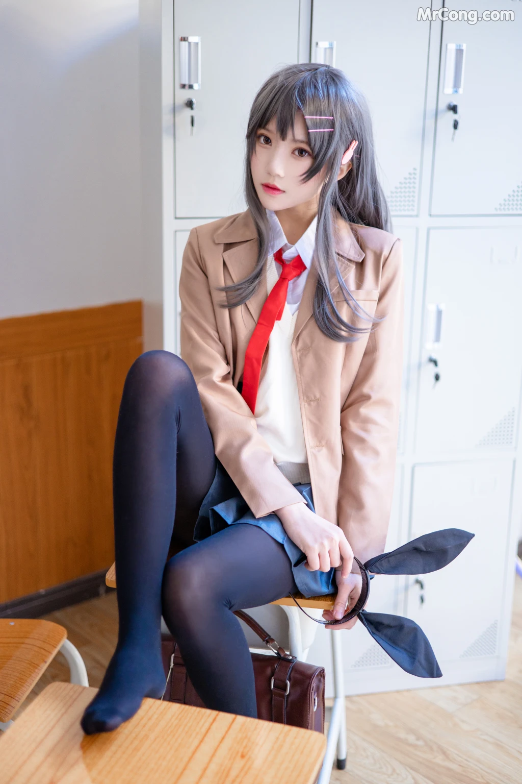 Coser@桜桃喵 Vol.121: 麻衣学姐制服 (52 photos) – Page 2