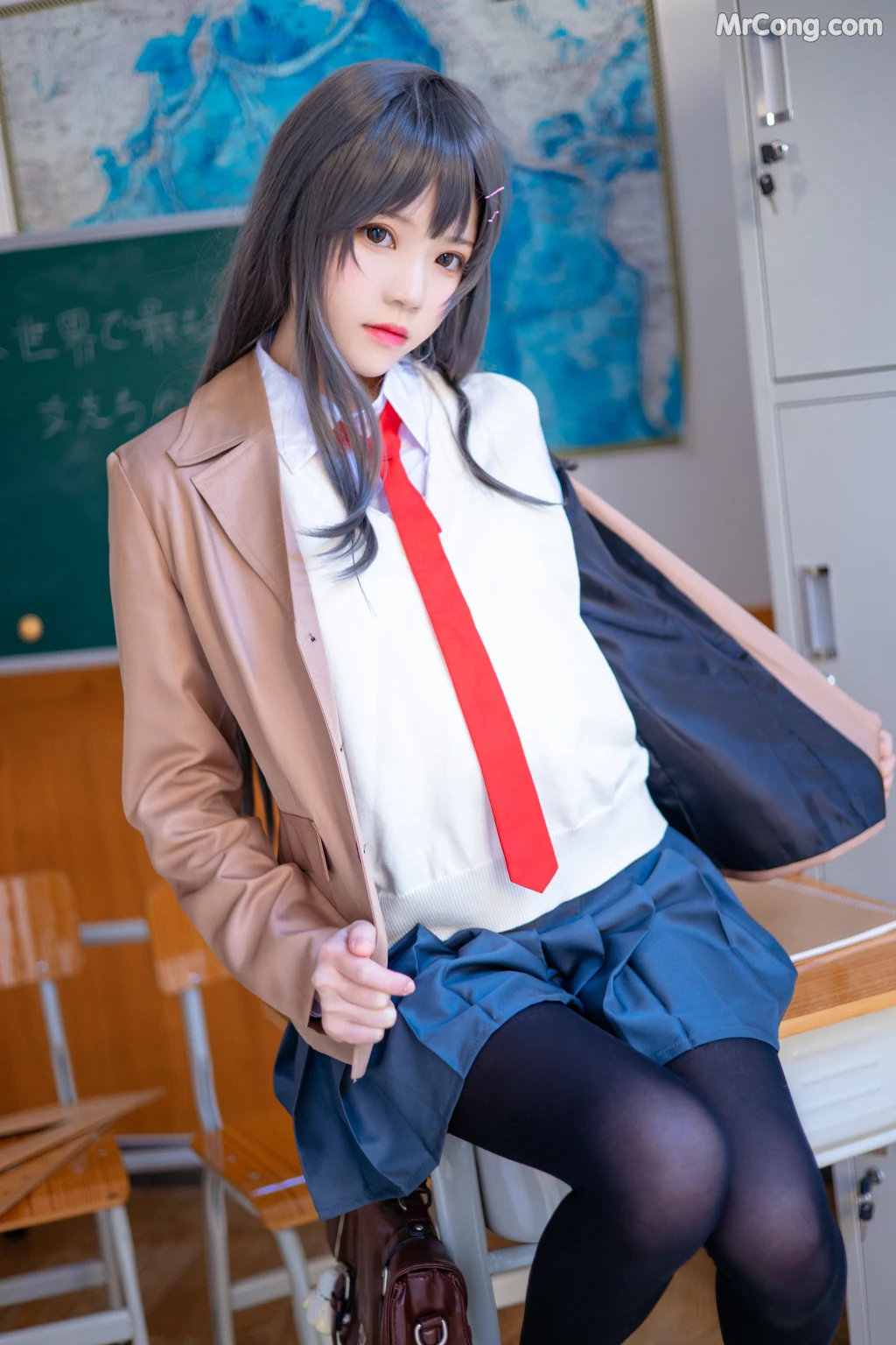 Coser@桜桃喵 Vol.121: 麻衣学姐制服 (52 photos) – Page 3