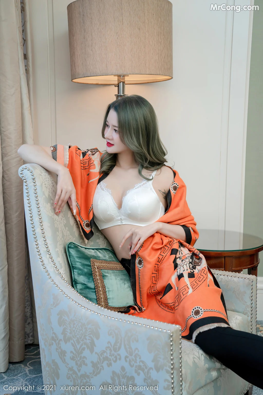 XIUREN No.4374: 文芮jeninfer (51 photos)