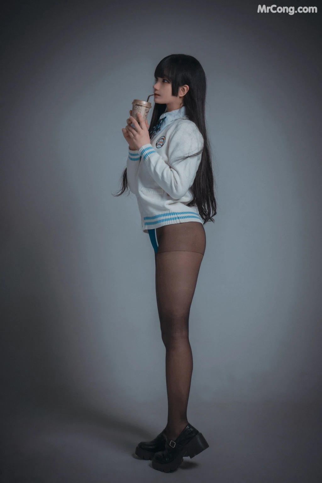 DJAWA Photo – Jeong Jenny (정제니): “Swimming Lesson 10 Ver.A” (46 photos)