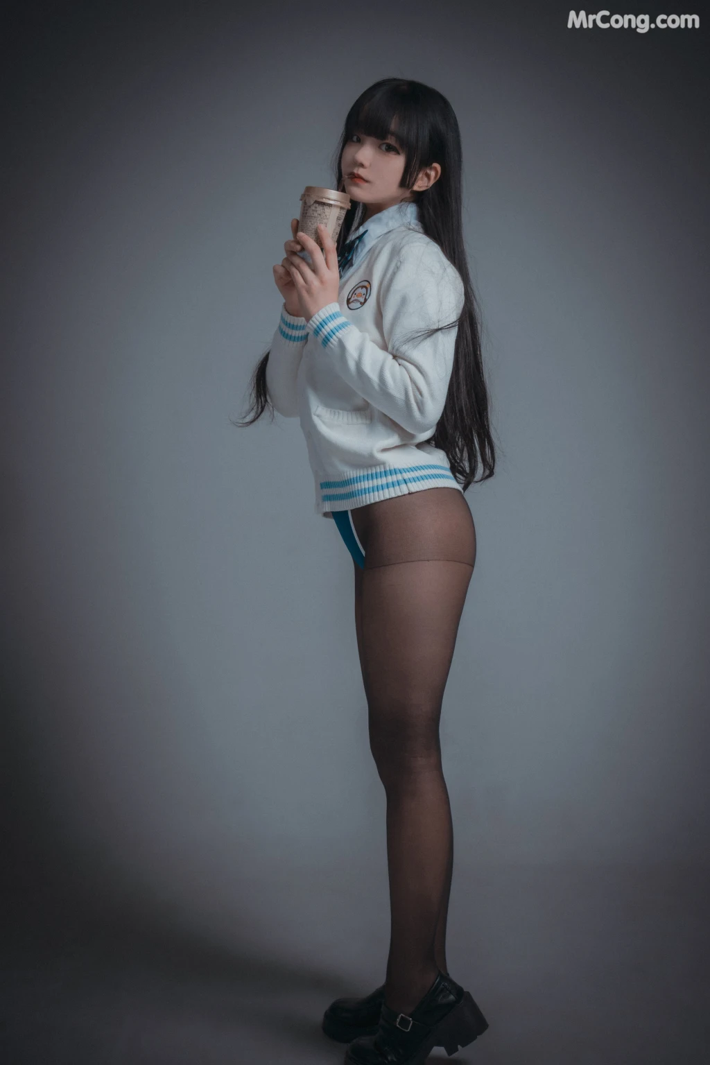 DJAWA Photo – Jeong Jenny (정제니): “Swimming Lesson 10 Ver.A” (46 photos)
