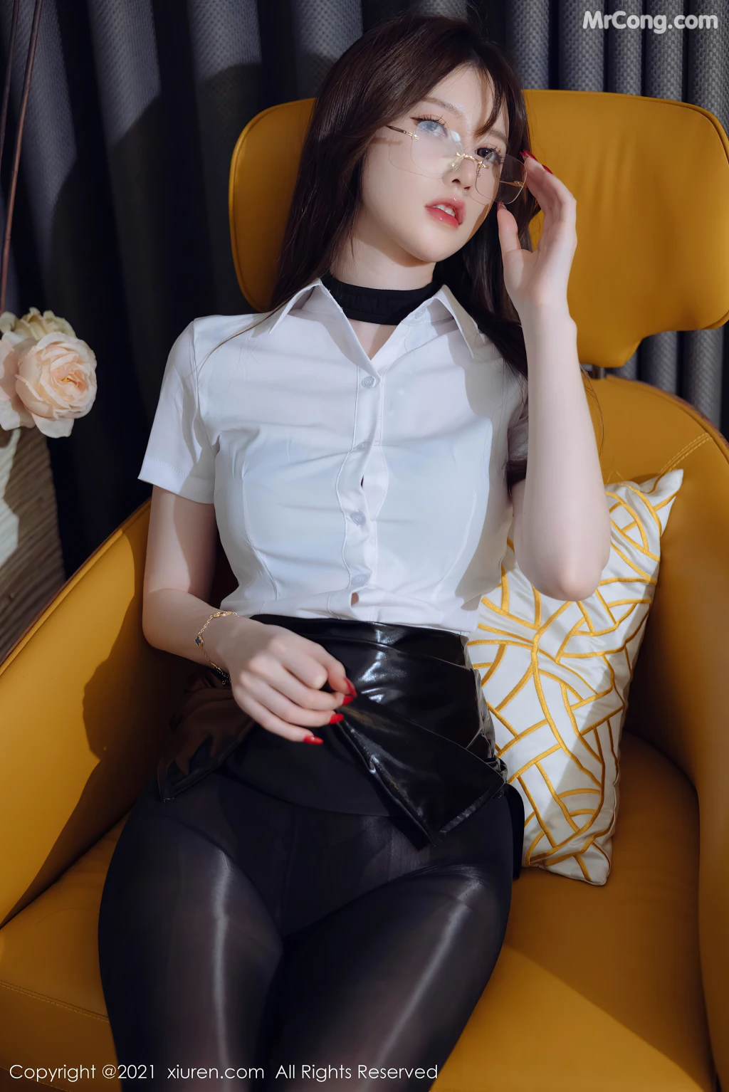 XIUREN No.4395: 美桃酱 (51 photos)