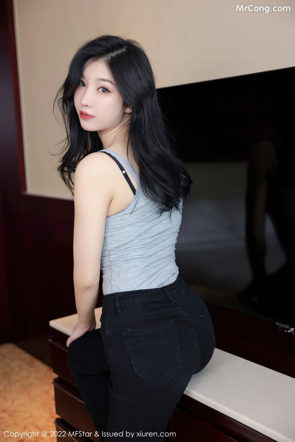 MFStar Vol.557: 人间荒糖 (71 photos)