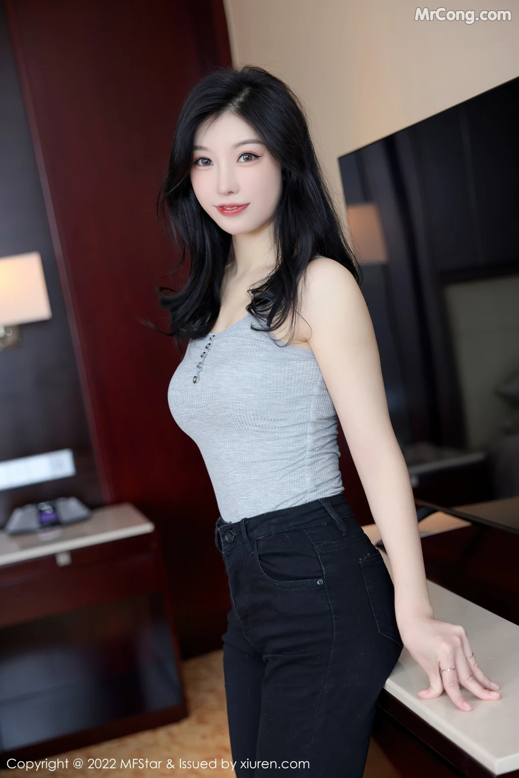 MFStar Vol.557: 人间荒糖 (71 photos)