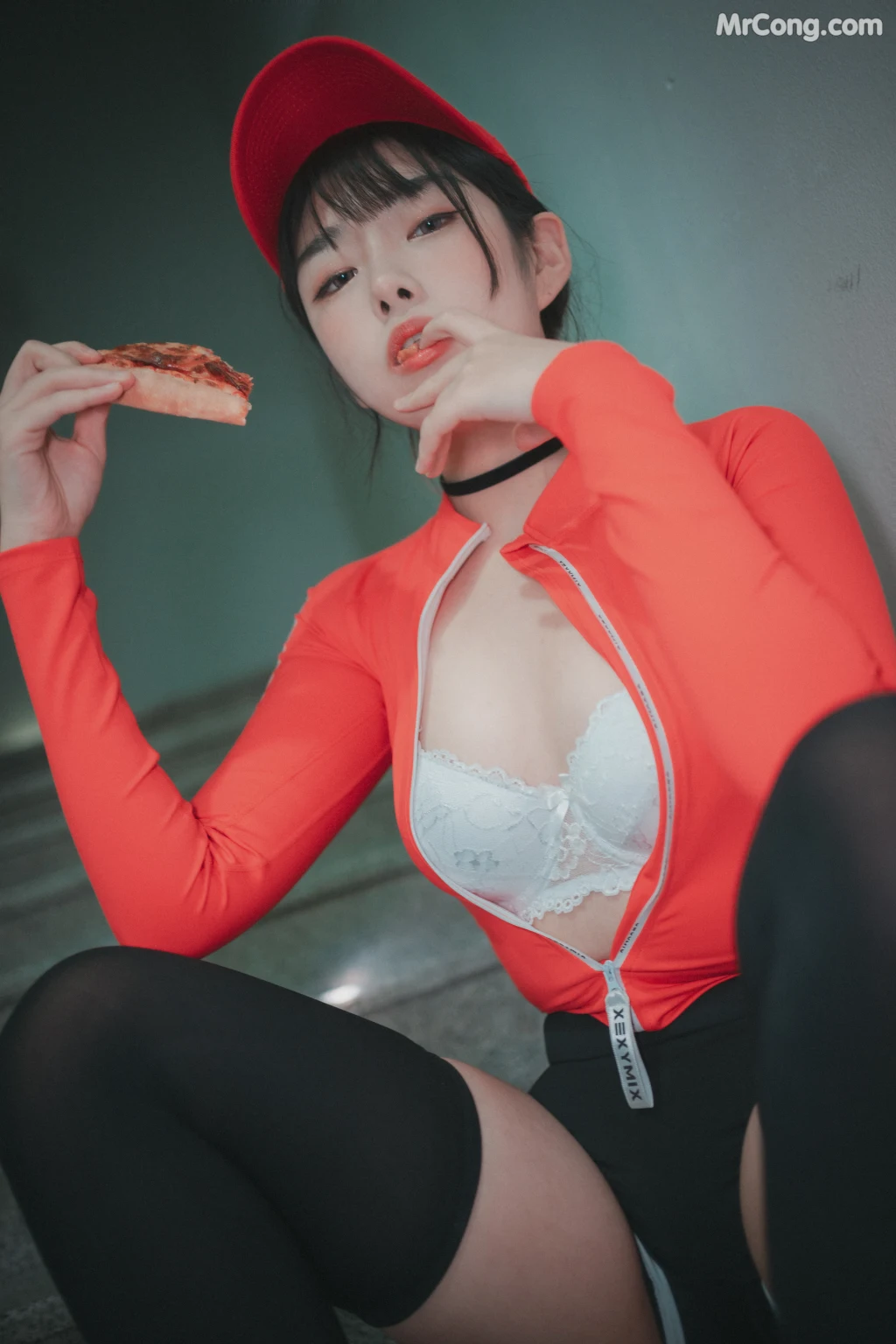 DJAWA Photo – Sonson (손손): “Pizza Girl” (71 photos)