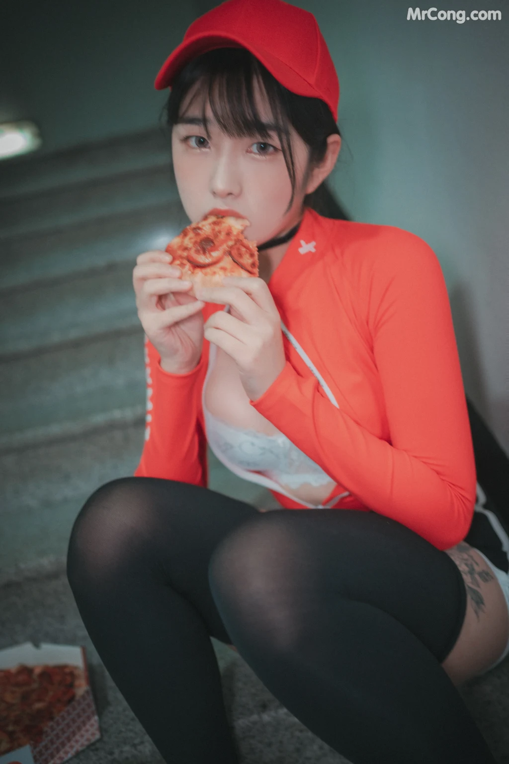 DJAWA Photo – Sonson (손손): “Pizza Girl” (71 photos)