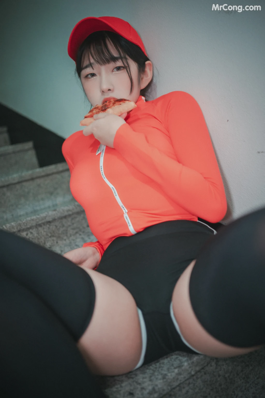 DJAWA Photo – Sonson (손손): “Pizza Girl” (71 photos)