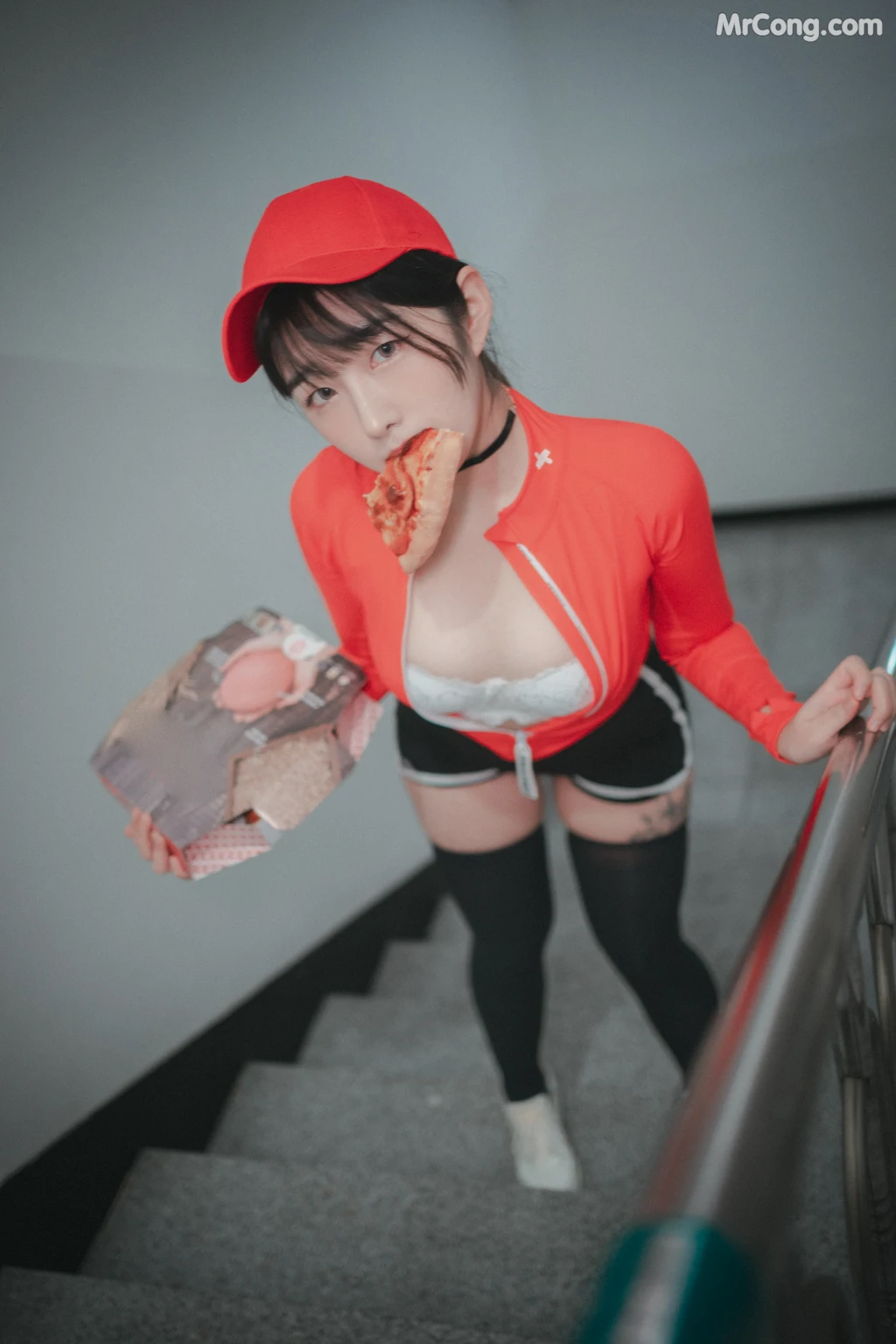 DJAWA Photo – Sonson (손손): “Pizza Girl” (71 photos) – Page 2