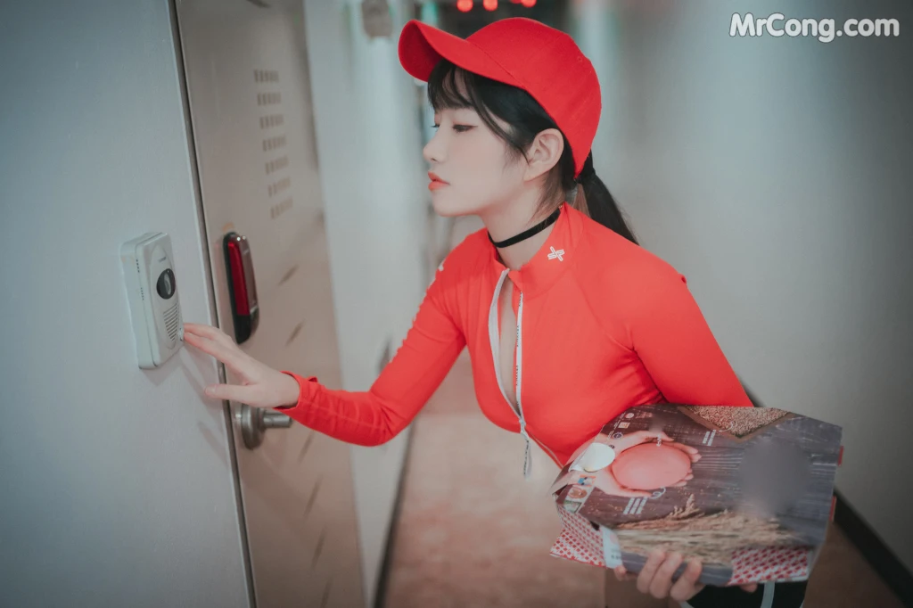 DJAWA Photo – Sonson (손손): “Pizza Girl” (71 photos) – Page 3